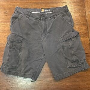 Carhartt Cargo Shorts gray with baseball hat cap